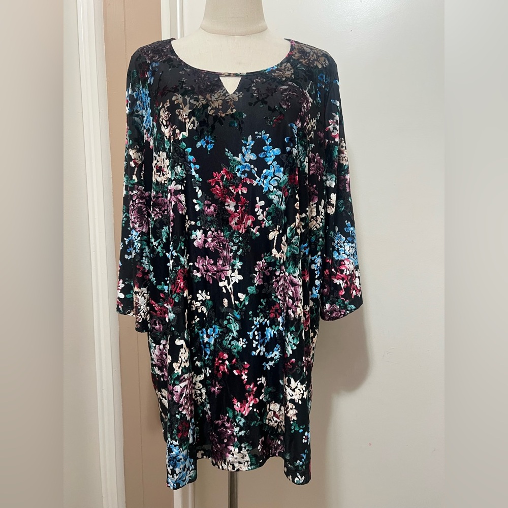 CATHERINES Women's Size 1X Black Floral Velvet Burnout Whimsigoth Fairy Top NWT